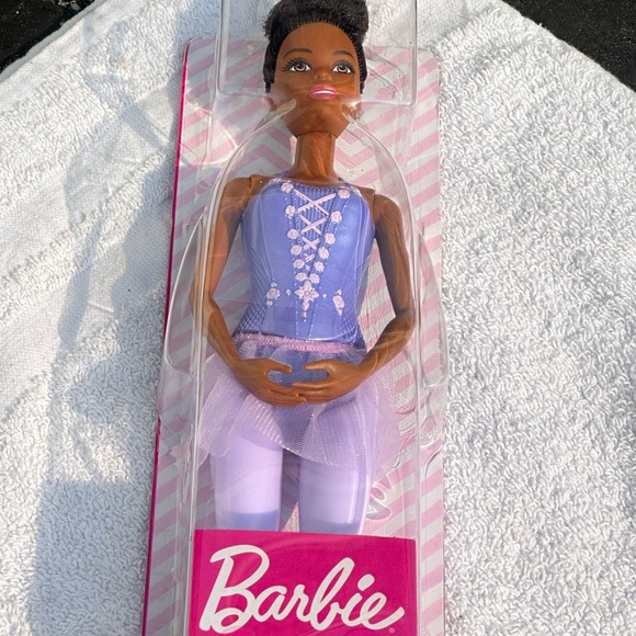African American Barbie - Picture 4 of 6